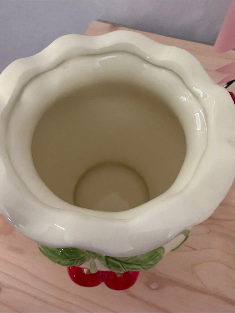 N/A cream ceramic